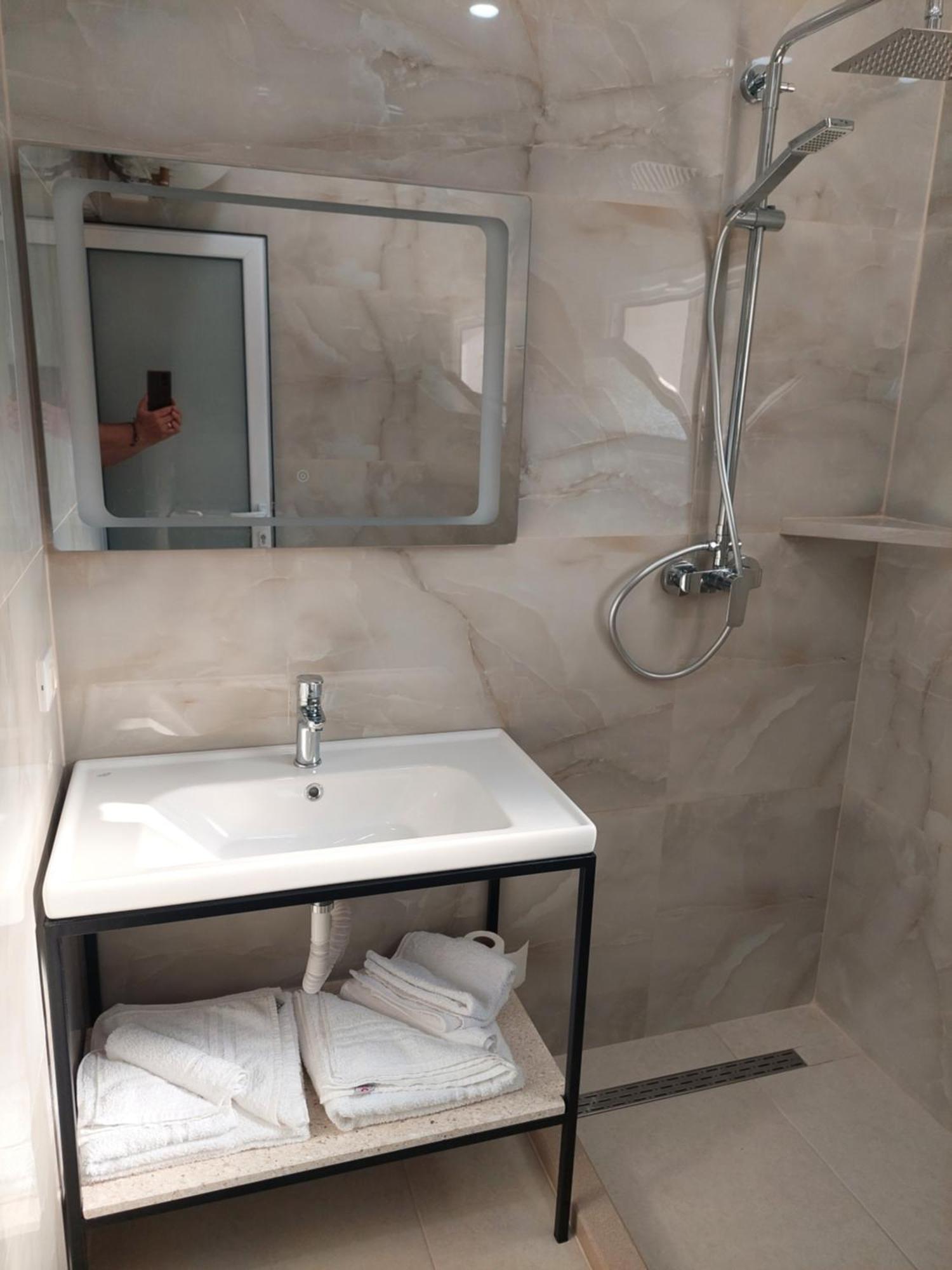 Sole Inn Vlore Ngoại thất bức ảnh